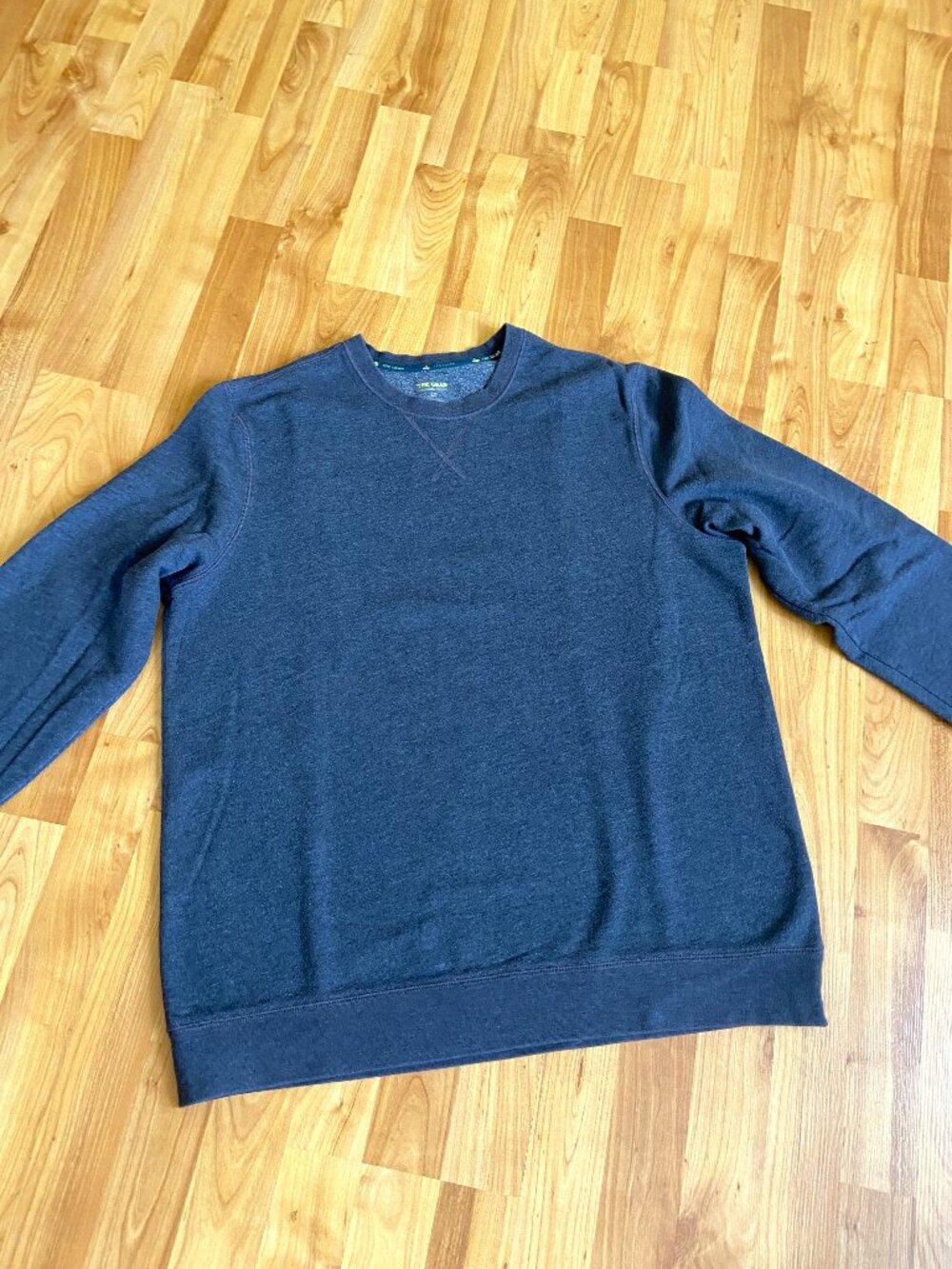 Men's Tek Gear Ultrasoft Fleece long sleeve crew neck pullover sweatshirt